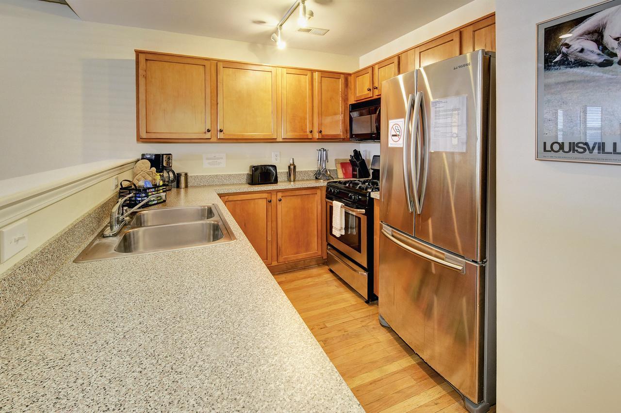 Restaurant Row Townhouse 2 King Bedrooms Louisville-Jefferson County Extérieur photo