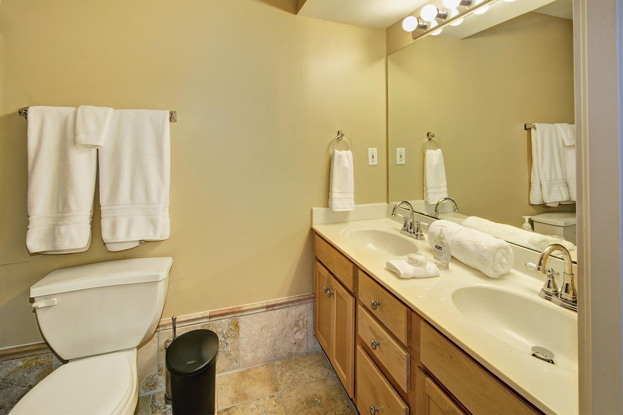 Restaurant Row Townhouse 2 King Bedrooms Louisville-Jefferson County Extérieur photo
